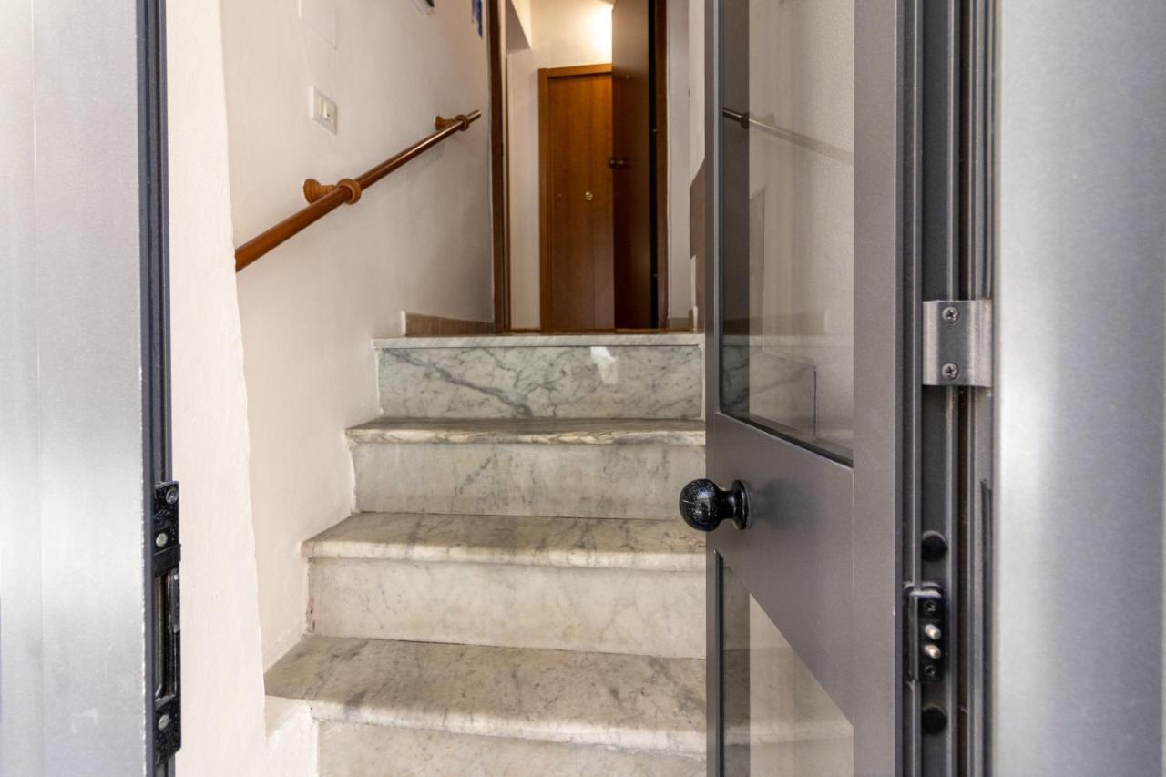 Down Town Blue Apartment La Spezia Exterior photo